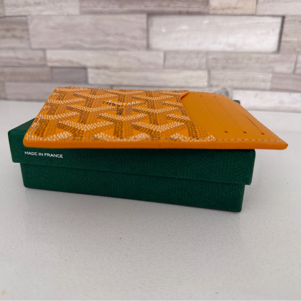 Goyard Bourbon Zip Card Holder in Yellow, brand new in box - Picture 4 of 11